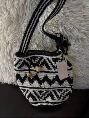 Black & White Geo Crochet Shoulder Bag